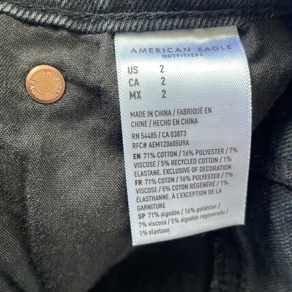 Black American Eagle Distressed Denim Shorts | Size 2 - Picture 4 of 4